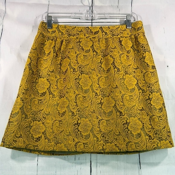 Banana Republic Dresses & Skirts - Banana Republic Floral Lace Mini Womens Zip Lined Skirt Dressy Metallic Sz 4